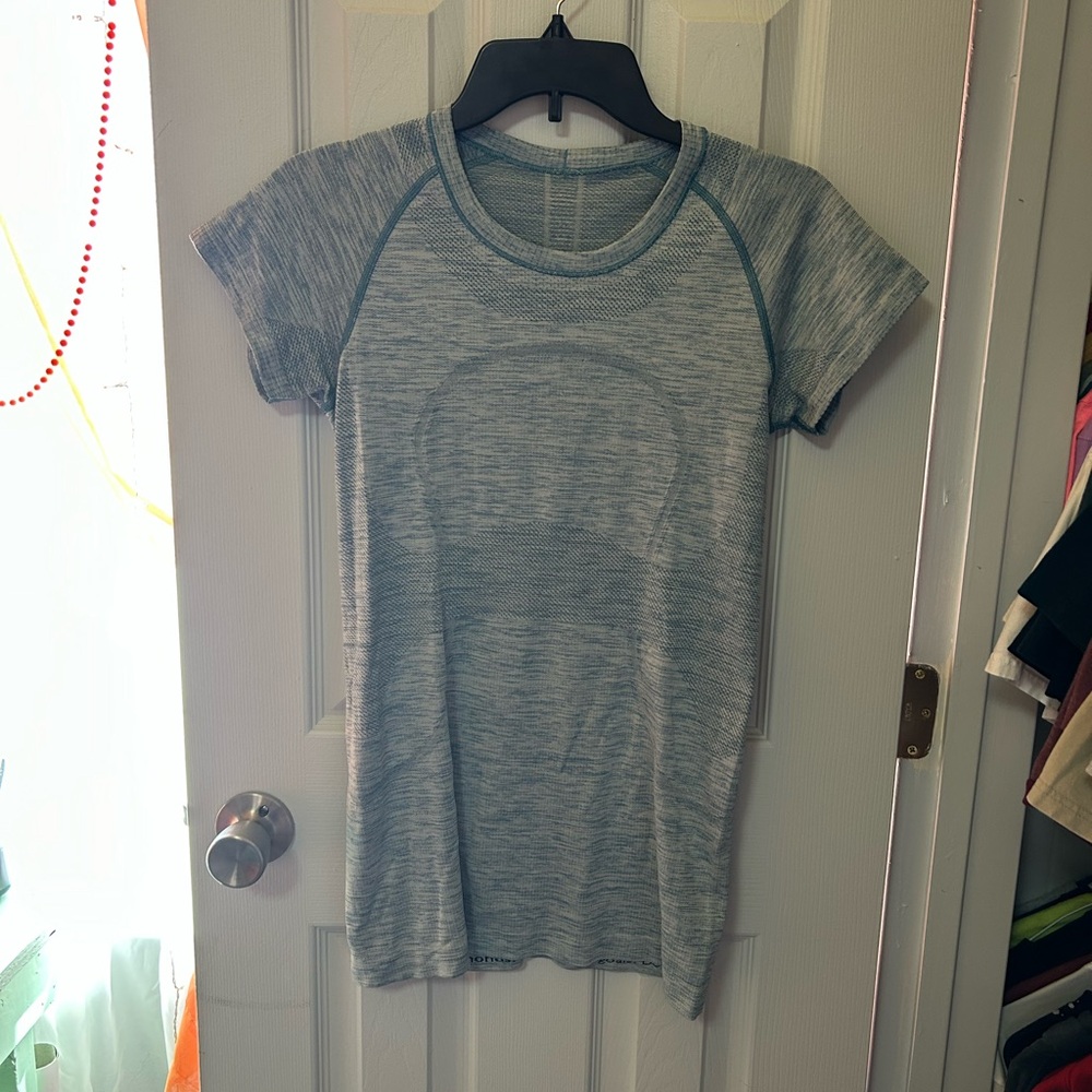 lululemon athletica Blue-Gray Short Sleeve Tee